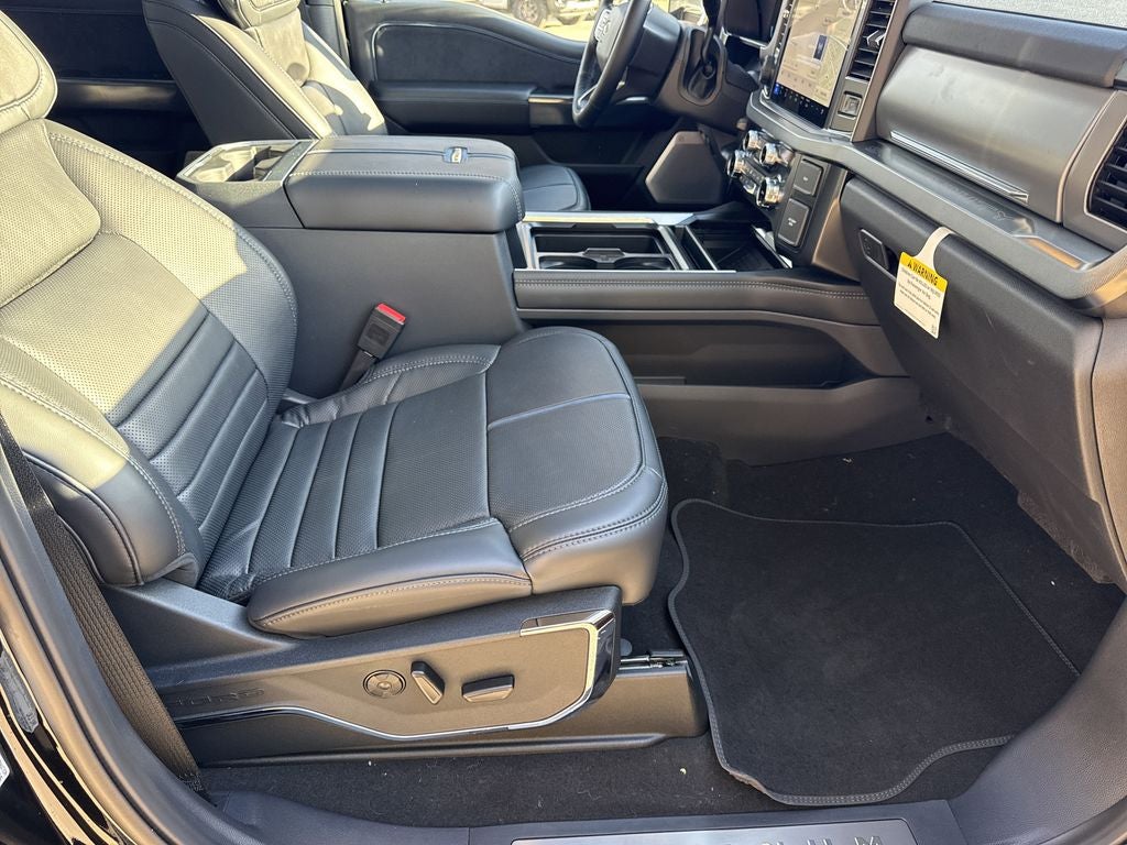 2025 Ford F-350SD Platinum