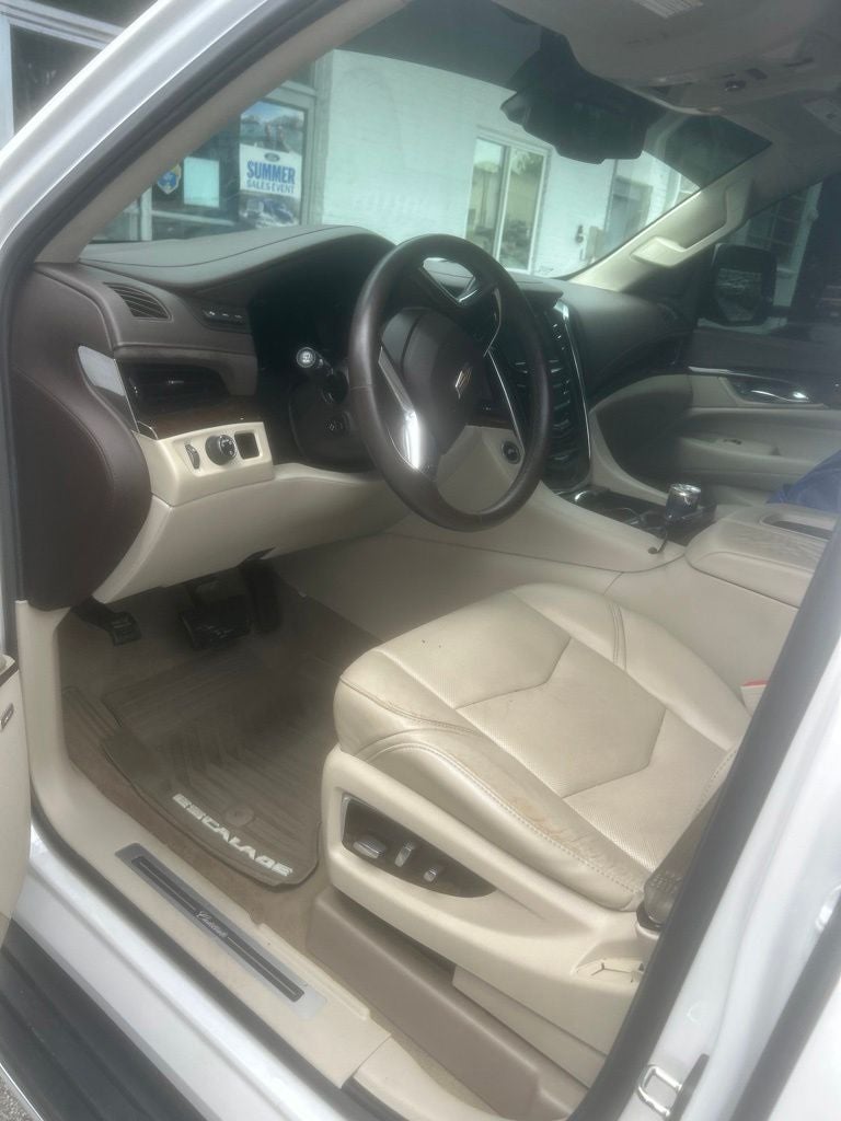 2016 Cadillac Escalade Luxury