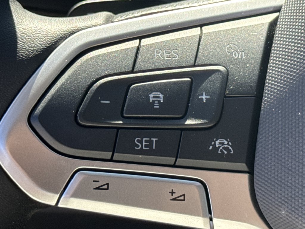 2024 Volkswagen Atlas 2.0T Peak Edition SE w/Technology