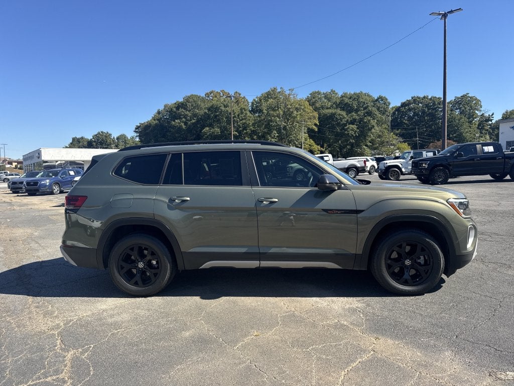 2024 Volkswagen Atlas 2.0T Peak Edition SE w/Technology