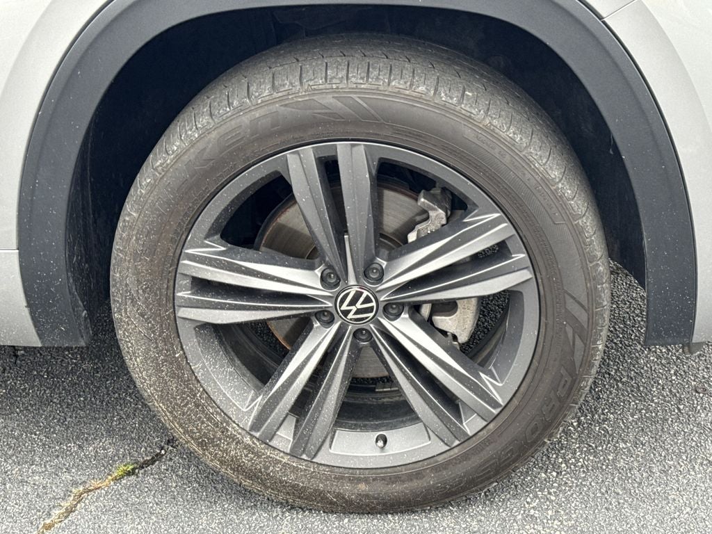 2021 Volkswagen Atlas Cross Sport 3.6L V6 SE w/Technology R-Line