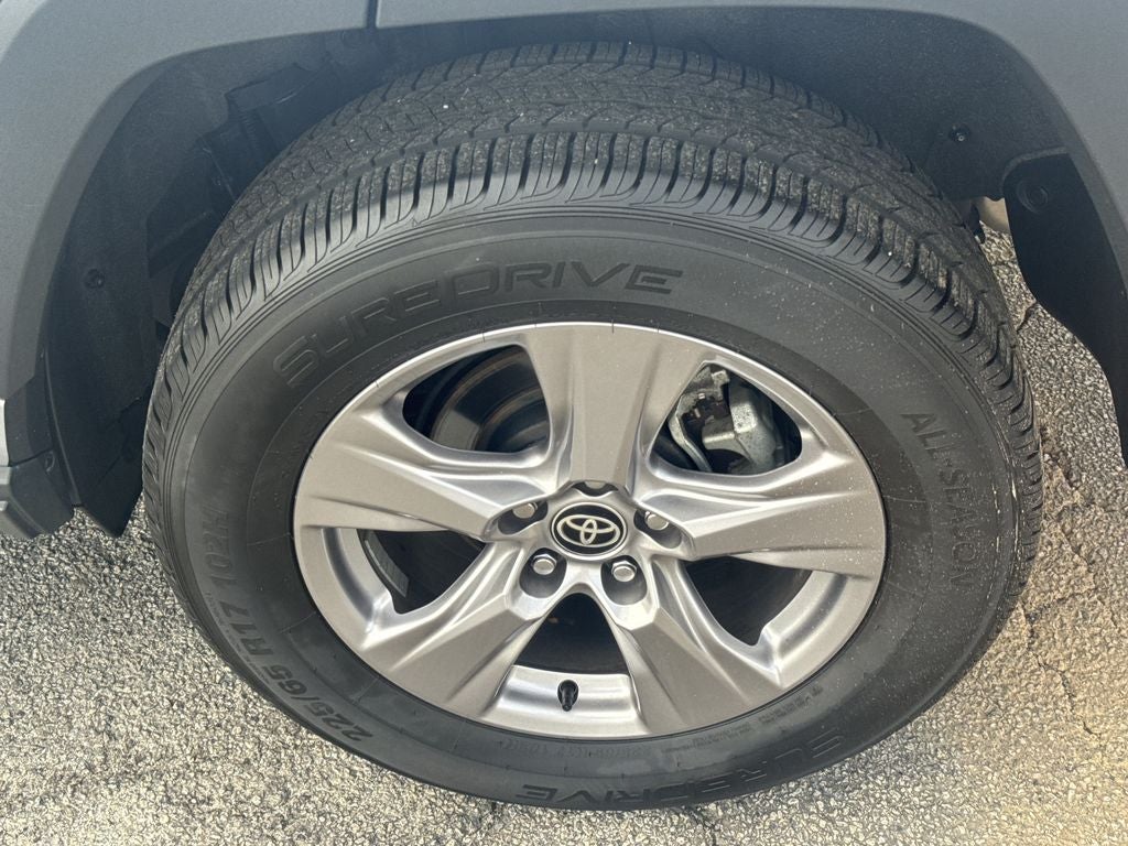 2025 Toyota RAV4 XLE