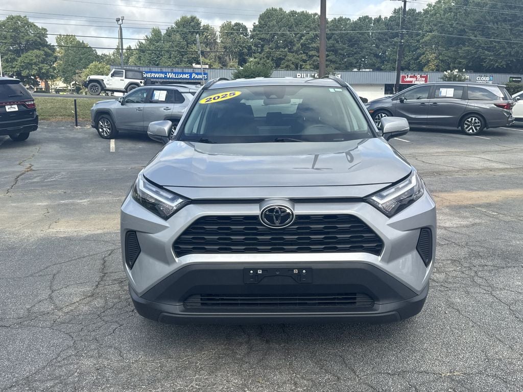 2025 Toyota RAV4 XLE