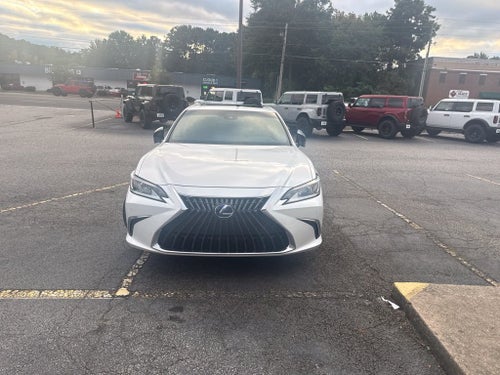 2022 Lexus ES 300h