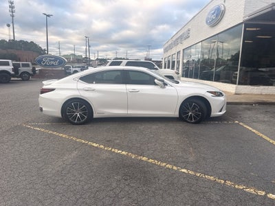 2022 Lexus ES 300h
