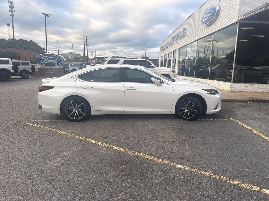 2022 Lexus ES 300h