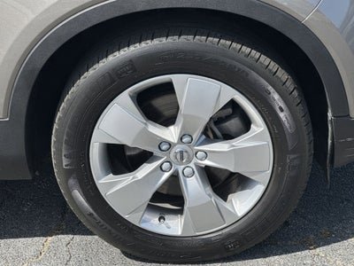 2022 Volvo XC40 Momentum