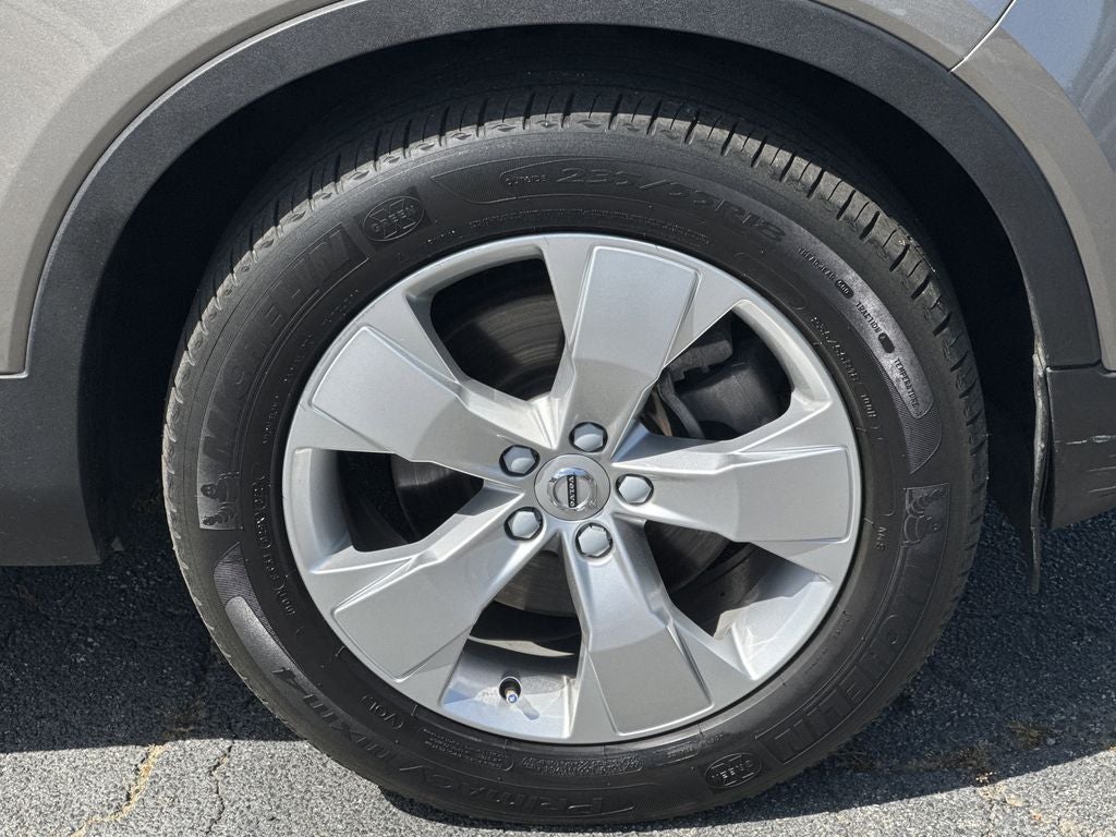 2022 Volvo XC40 Momentum