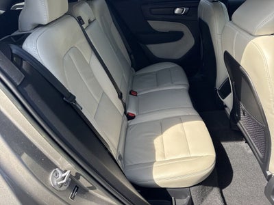 2022 Volvo XC40 Momentum