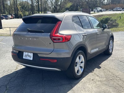 2022 Volvo XC40 Momentum