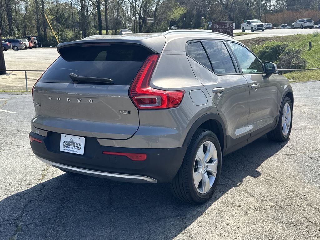 2022 Volvo XC40 Momentum