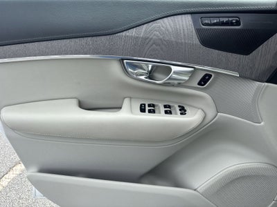 2022 Volvo XC90 Recharge Plug-In Hybrid T8 Inscription 7 Passenger