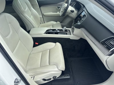 2022 Volvo XC90 Recharge Plug-In Hybrid T8 Inscription 7 Passenger
