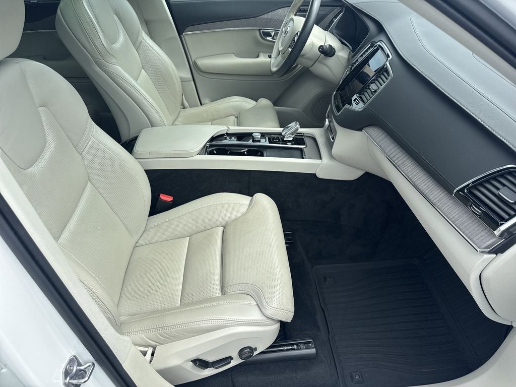 2022 Volvo XC90 Recharge Plug-In Hybrid T8 Inscription 7 Passenger
