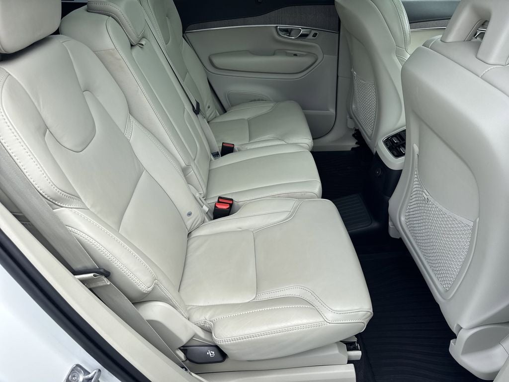 2022 Volvo XC90 Recharge Plug-In Hybrid T8 Inscription 7 Passenger