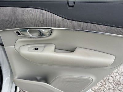 2022 Volvo XC90 Recharge Plug-In Hybrid T8 Inscription 7 Passenger