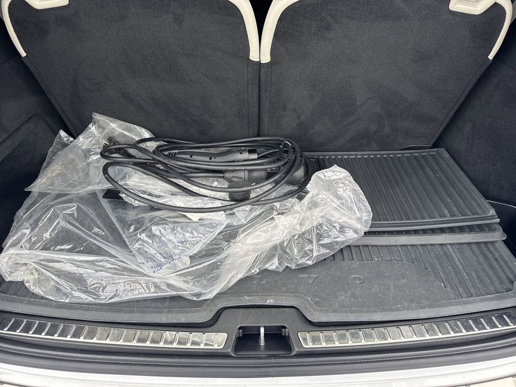 2022 Volvo XC90 Recharge Plug-In Hybrid T8 Inscription 7 Passenger