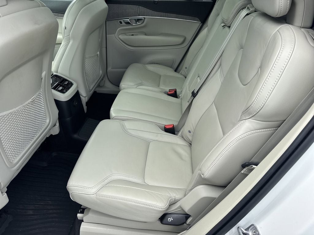 2022 Volvo XC90 Recharge Plug-In Hybrid T8 Inscription 7 Passenger