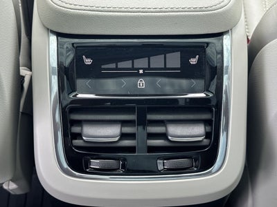 2022 Volvo XC90 Recharge Plug-In Hybrid T8 Inscription 7 Passenger
