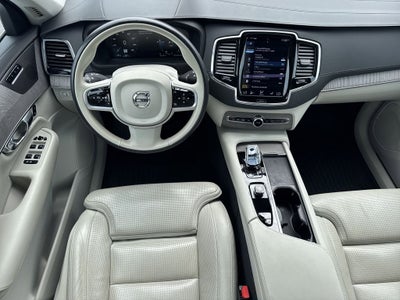 2022 Volvo XC90 Recharge Plug-In Hybrid T8 Inscription 7 Passenger