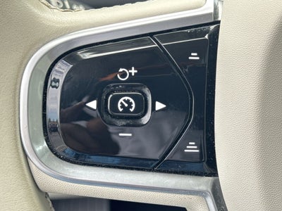 2022 Volvo XC90 Recharge Plug-In Hybrid T8 Inscription 7 Passenger