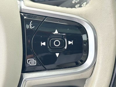 2022 Volvo XC90 Recharge Plug-In Hybrid T8 Inscription 7 Passenger