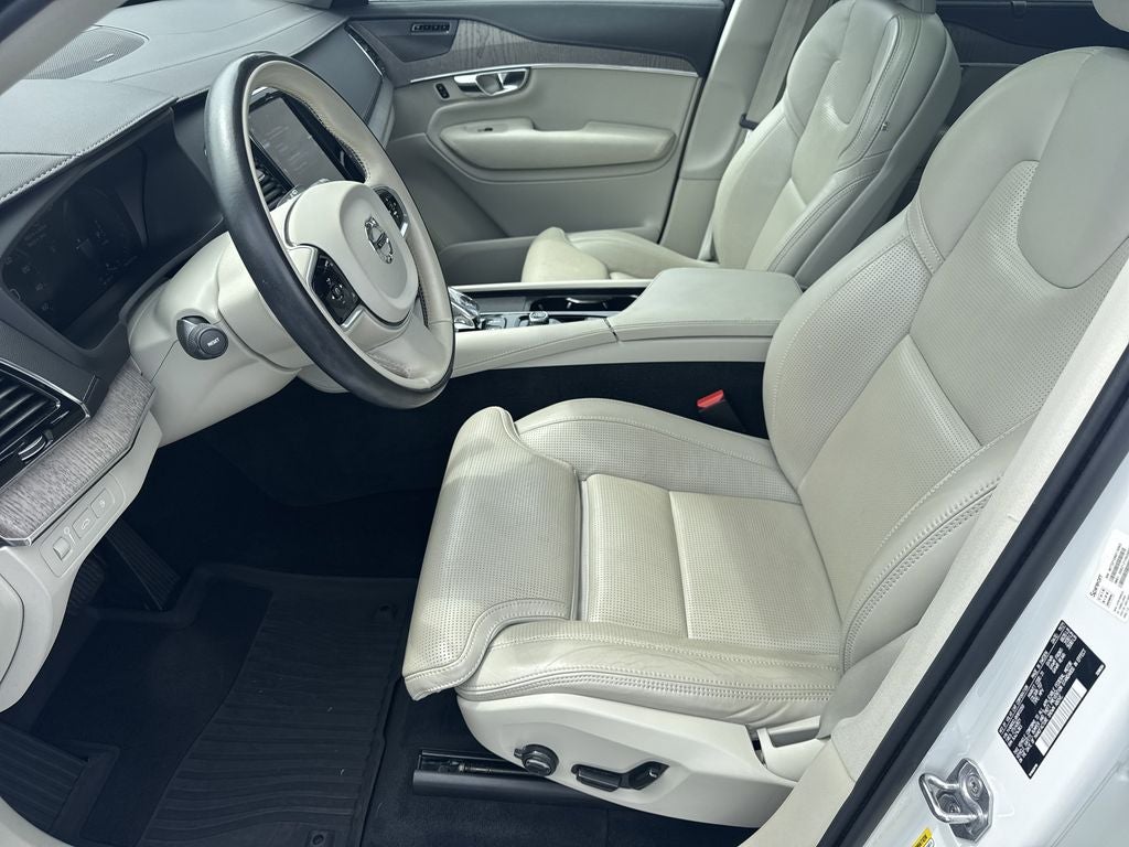 2022 Volvo XC90 Recharge Plug-In Hybrid T8 Inscription 7 Passenger
