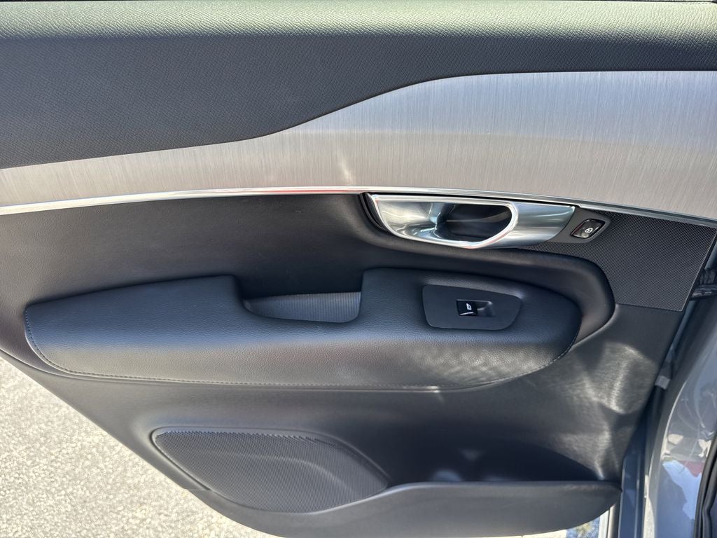 2023 Volvo XC90 B5 Core