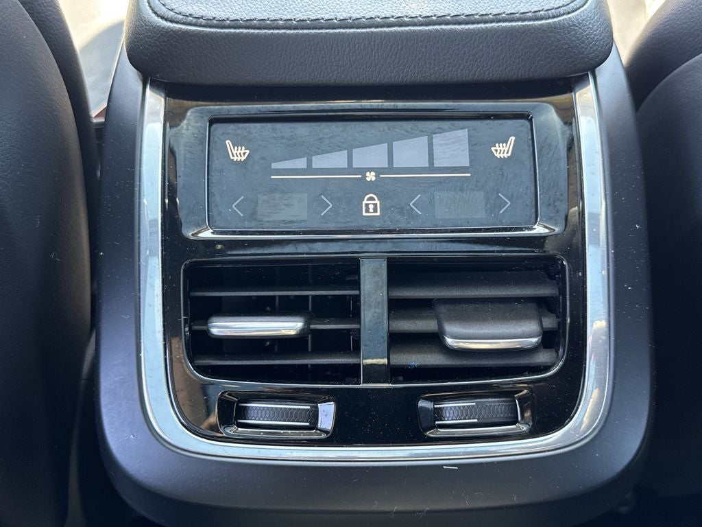 2023 Volvo XC90 B5 Core
