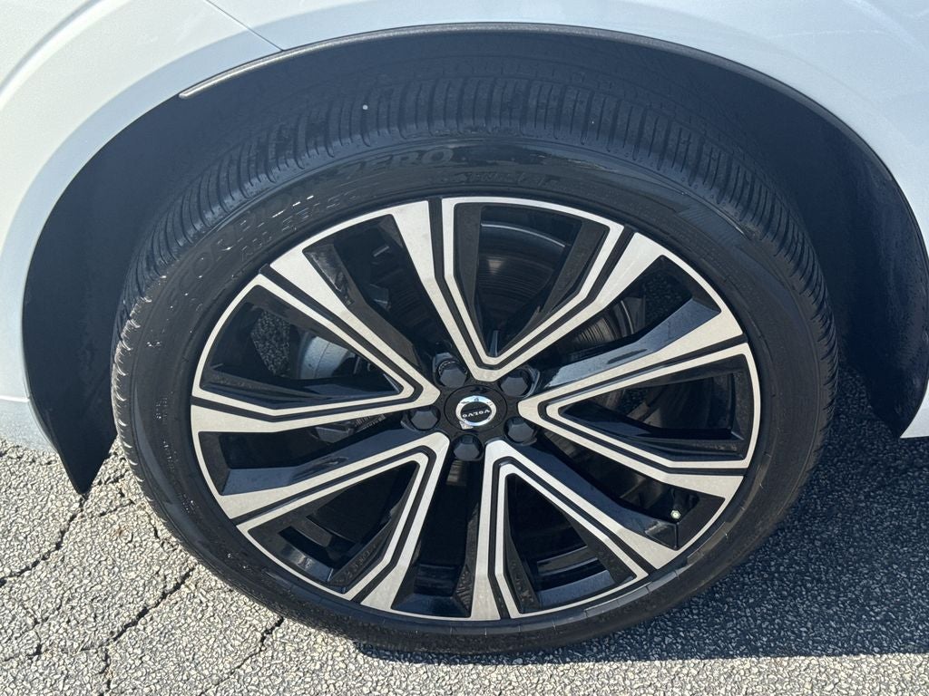 2023 Volvo XC60 B5 Ultimate Bright Theme