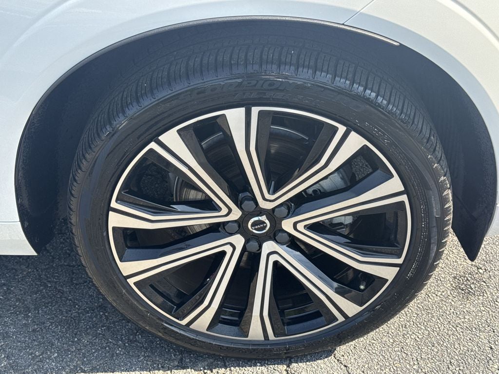 2023 Volvo XC60 B5 Ultimate Bright Theme