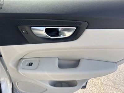 2023 Volvo XC60 B5 Ultimate Bright Theme