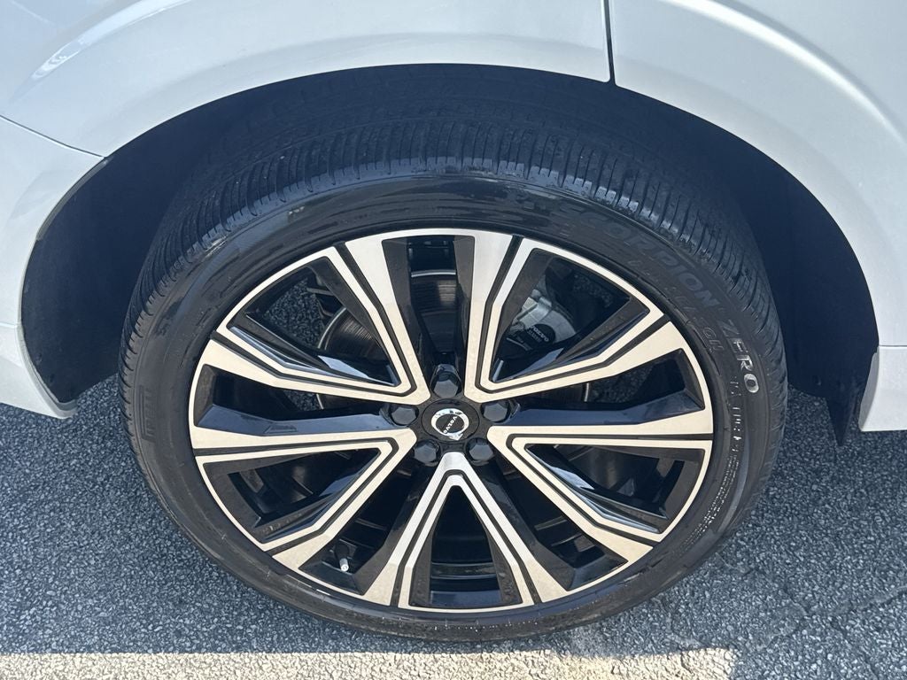 2023 Volvo XC60 B5 Ultimate Bright Theme