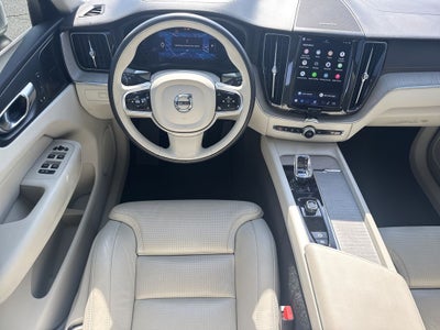 2023 Volvo XC60 B5 Ultimate Bright Theme
