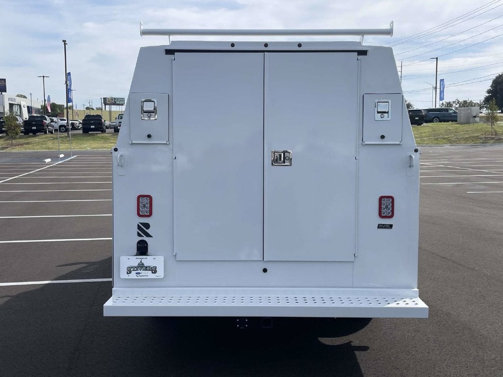 2027 Ford E-350SD Base Cutaway