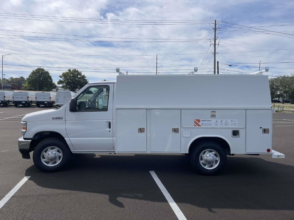 2027 Ford E-350SD Base Cutaway