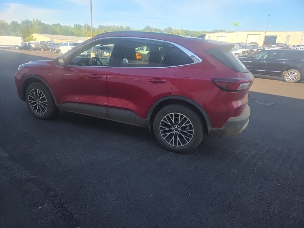 2025 Ford Escape Plug-In Hybrid Base