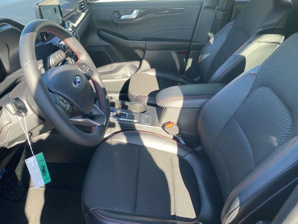 2025 Ford Escape Hybrid ST-Line