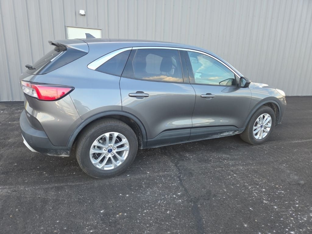 2022 Ford Escape Hybrid SE