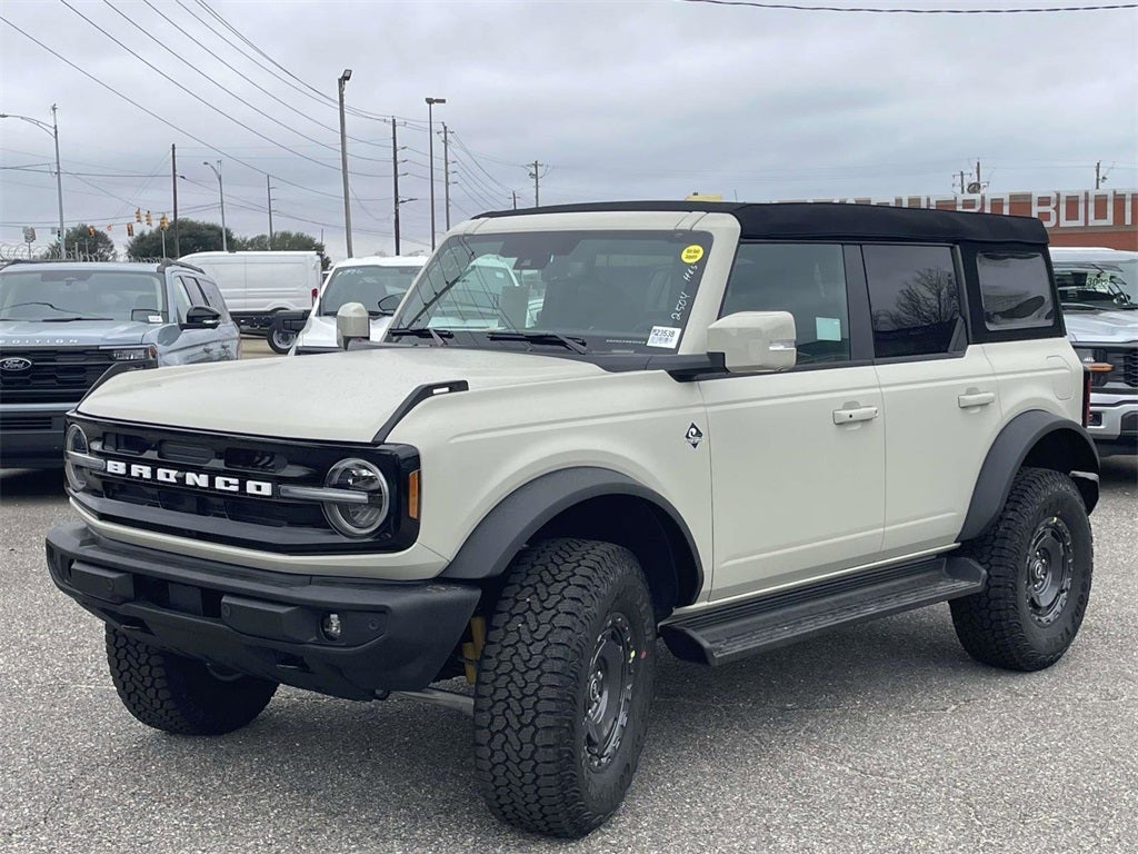 2025 Ford Bronco Outer Banks