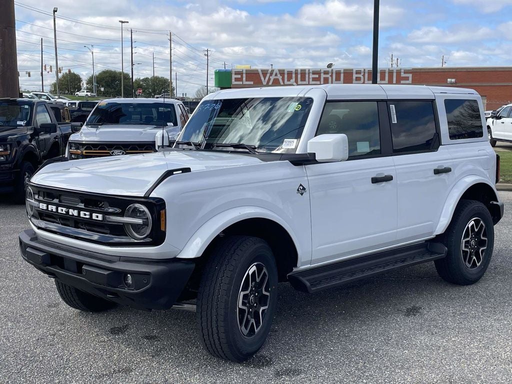 2026 Ford Bronco Outer Banks