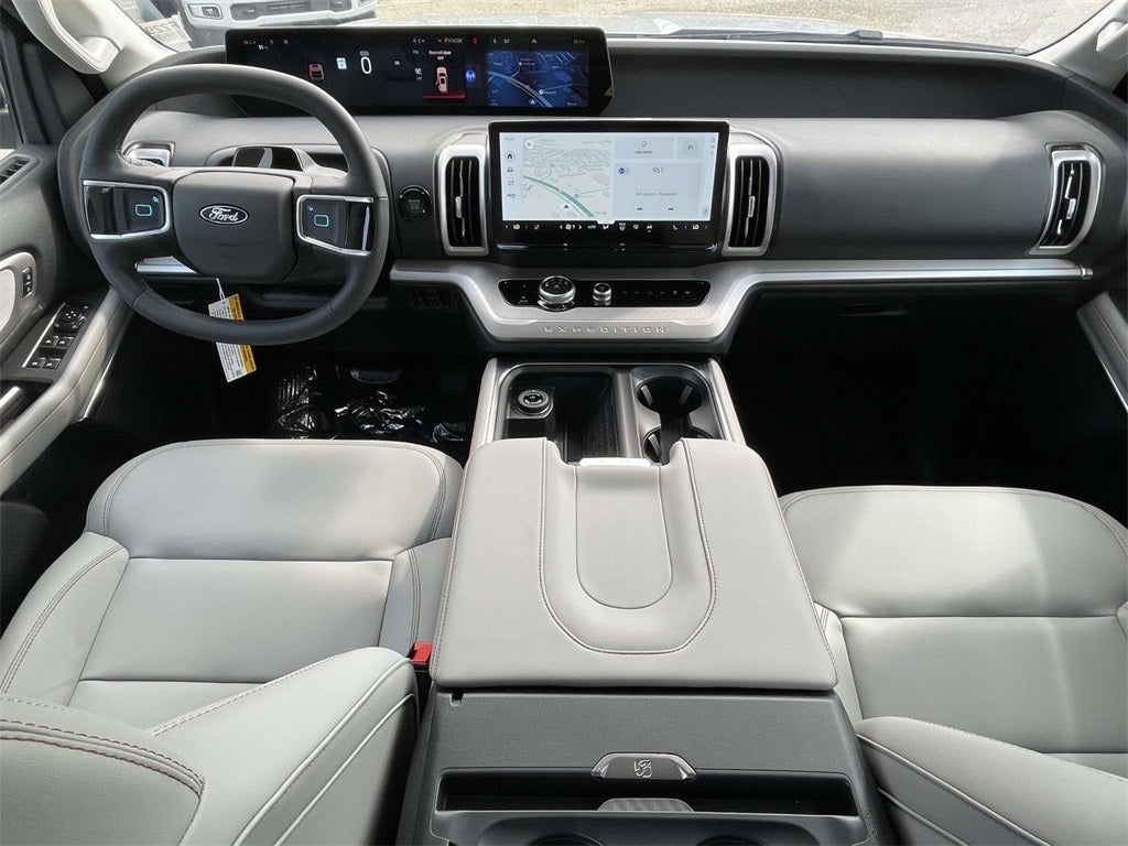 2025 Ford Expedition Max active