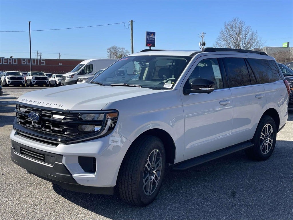 2026 Ford Expedition Active