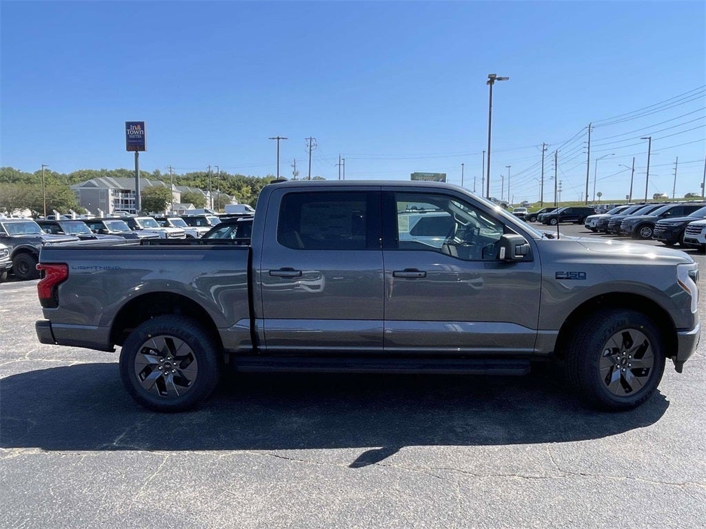 2025 Ford F-150 Lightning Flash