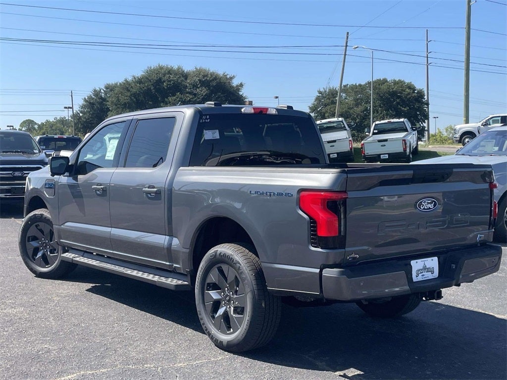 2025 Ford F-150 Lightning Flash