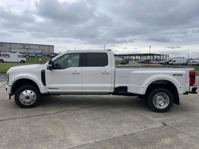 2025 Ford F-450SD Platinum