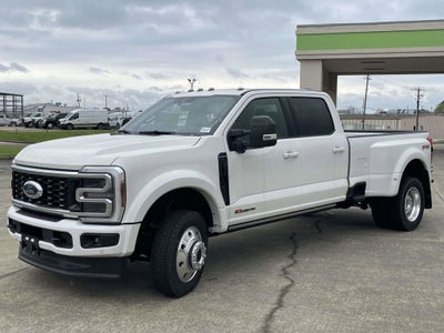2025 Ford F-450SD Platinum