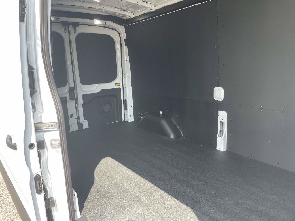 2027 Ford Transit-250 Base