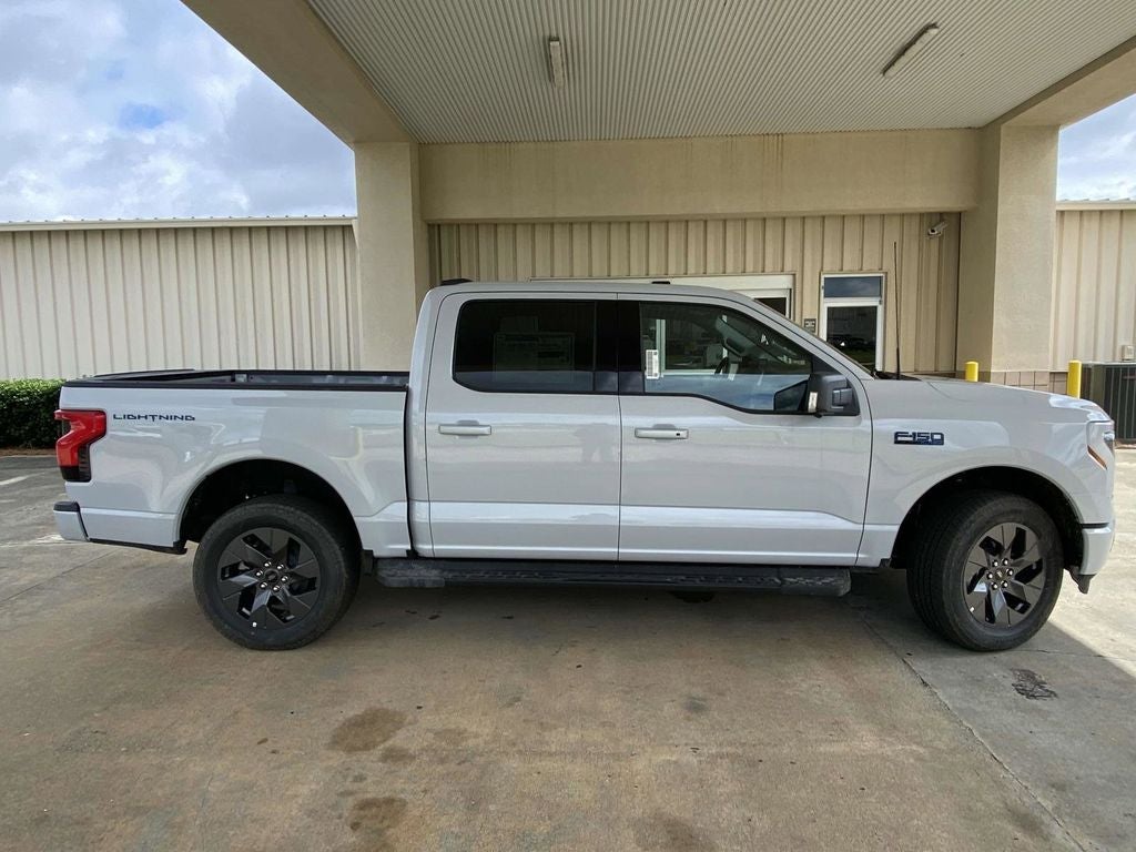 2025 Ford F-150 Lightning Flash