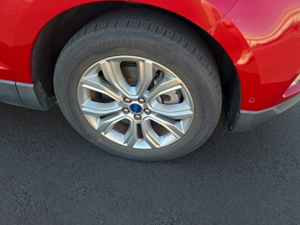 2021 Ford Edge Titanium